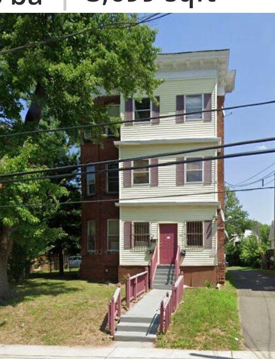 Primary Photo - 28 Edgewood St