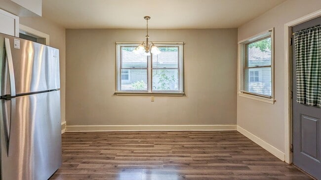 Building Photo - Short Walk from Ball State's Campus! Updated & Spacious home!