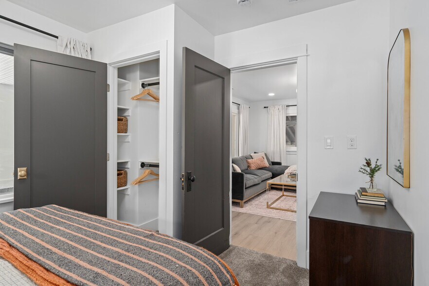 Building Photo - 430 S 400 W
