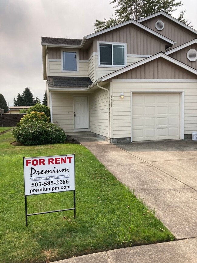 Building Photo - Three Bedroom Duplex in Keizer, Landcaping...