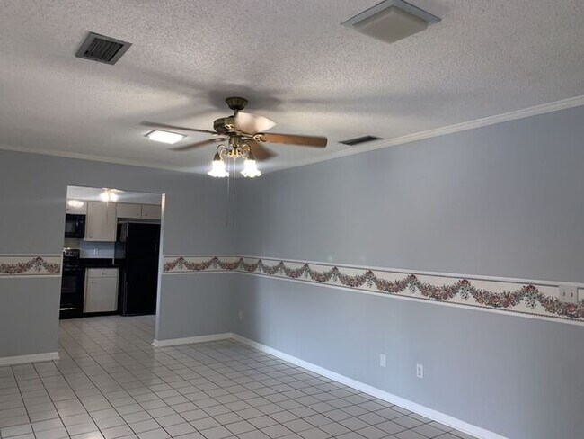Building Photo - LOVELY NORTHDALE POOL HOME