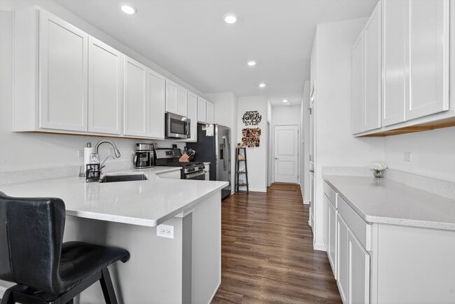 Building Photo - 15012 W Cyrus Dr