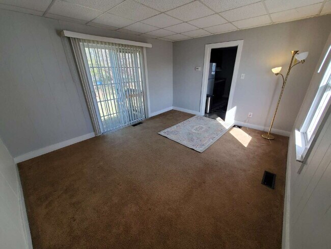 Building Photo - Charming 1 Bedroom Bungalow – A Special Place to Call Home!