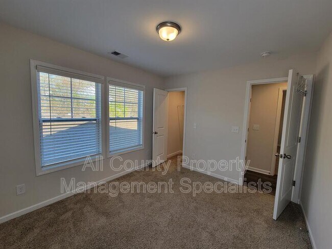 Building Photo - 22 Brazilian Dr