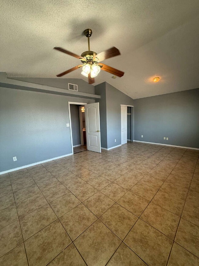 Building Photo - 14157 Tierra Delfin Dr