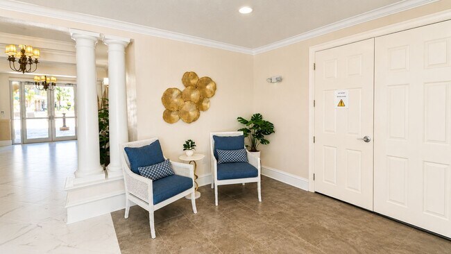 Building Photo - 1064 N Tamiami Trl