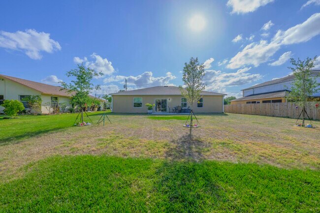 Building Photo - 4042 SW Jaqust St