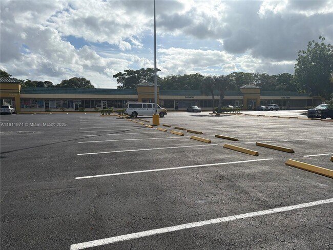 Building Photo - 1040 NW 80th Ave