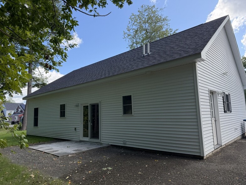 Building Photo - 150 Park St