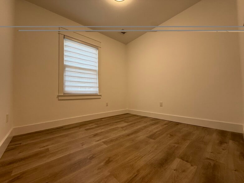 Building Photo - 517 Lincoln St