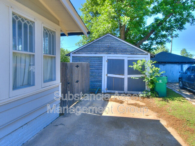 Building Photo - 1216 NW 36th St