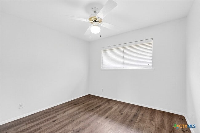 Building Photo - 8408 Maine Dr