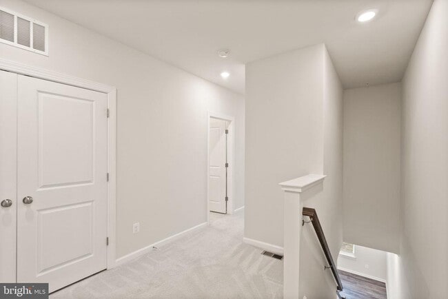 Building Photo - 43361 Radford Divide Ter