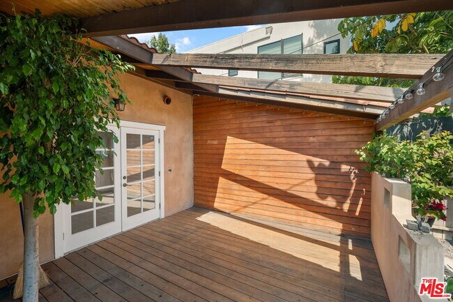 Building Photo - 1320 Eagle Vista Dr