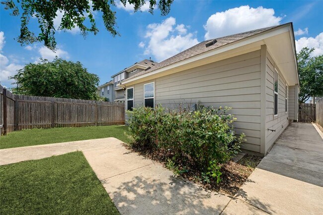 Building Photo - 138 Wainscot Oak Wy