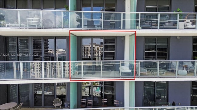 Building Photo - 1010 Brickell Ave