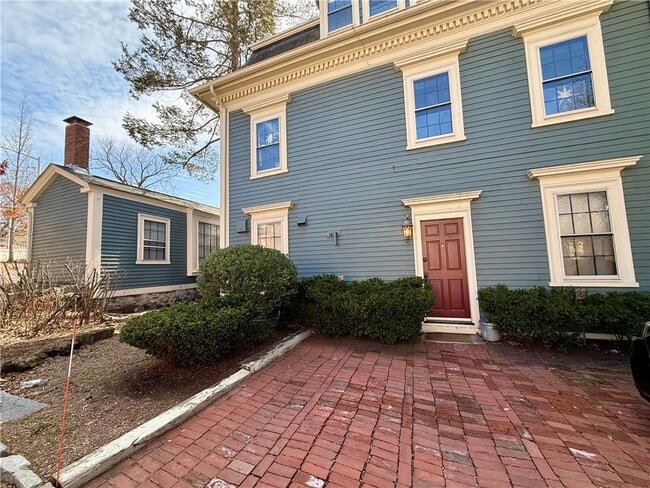 Building Photo - 367 Benefit St