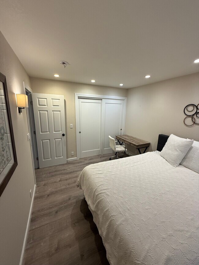 Building Photo - 779 Hamilton Dr