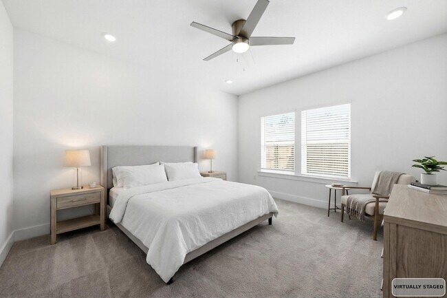 Building Photo - 201 Lyla Ln