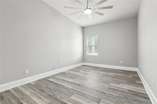 Building Photo - 1400 Woodland Hwy