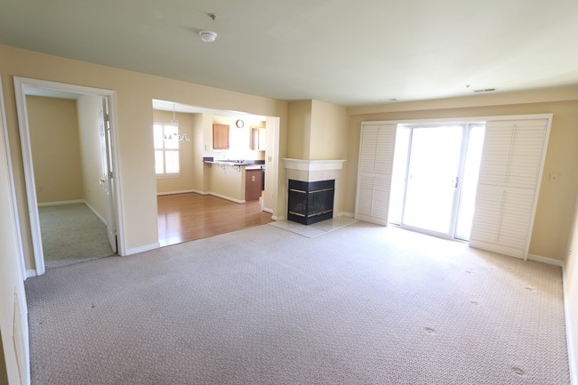 Building Photo - 174 Kendrick Pl