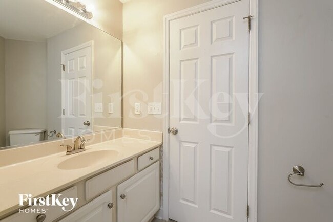 Building Photo - 5233 Old Plantation Cir