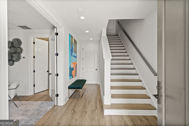 Building Photo - 355 S Esplanade