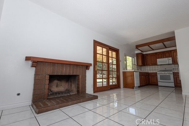 Building Photo - 21659 Spice Ct