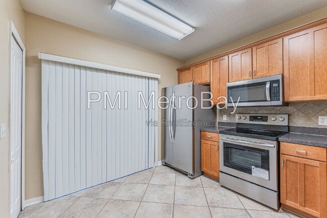 Building Photo - 15706 Fishhawk Falls Dr