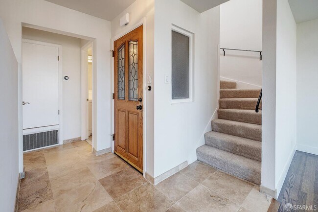 Building Photo - 97 Canyon Dr