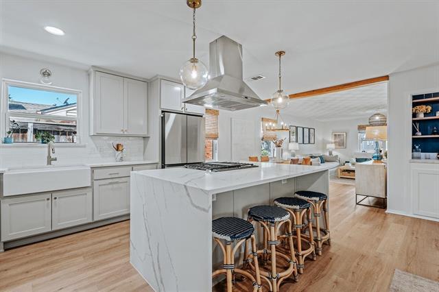 Building Photo - 10642 Mapleridge Dr