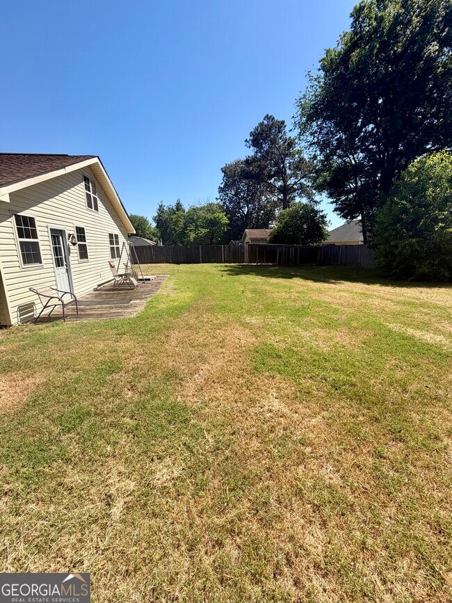 Building Photo - 131 Foxwood Cir