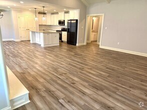 Building Photo - Wonderful 4 bedroom home