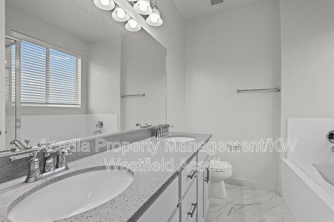 Building Photo - 298 Old Farm Ln