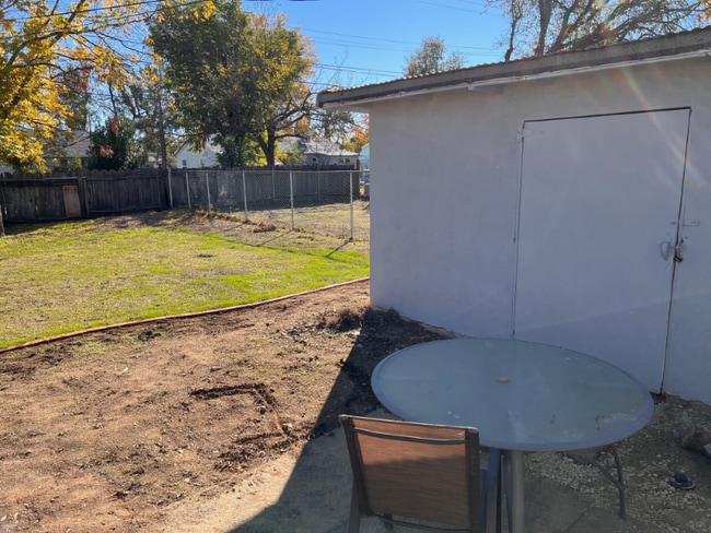 Building Photo - 19457 Hill St