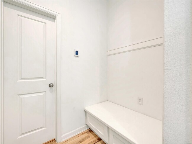 Building Photo - 10630 Cabot Trl