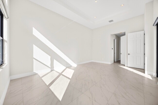 Building Photo - 9168 Benedetta Pl