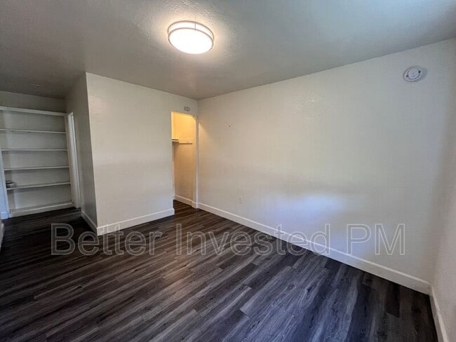 Building Photo - 530 Talmage Rd