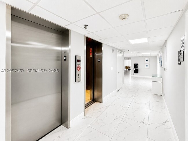 Building Photo - 3221 S Ocean Blvd