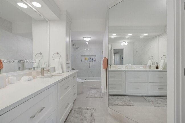 Building Photo - 9511 Collins Ave