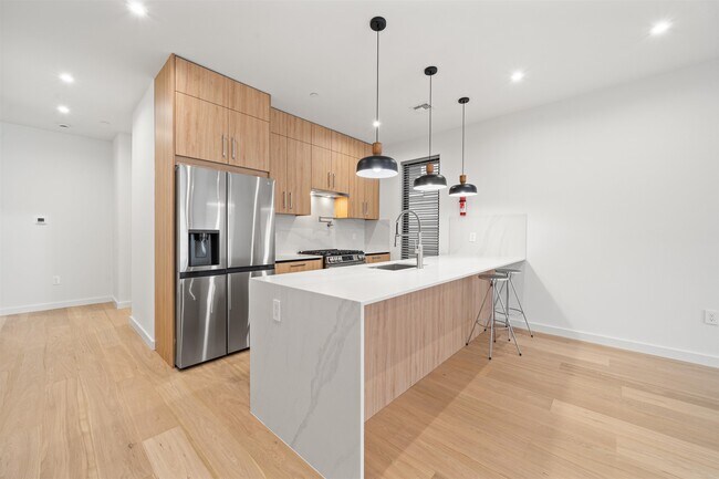 Building Photo - 339 69th St