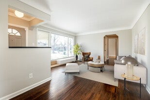 Building Photo - 429 E La Salle Ave