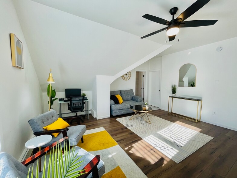 Living Room - 143 Oak St