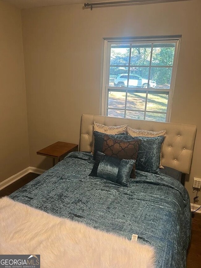 Building Photo - 2263 Nivelle Dr