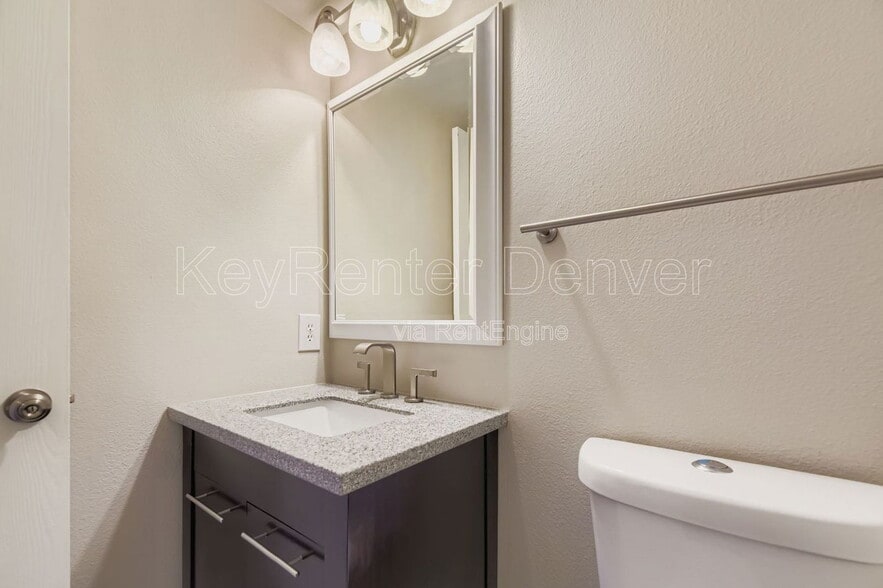 Building Photo - 6930 E Briarwood Dr