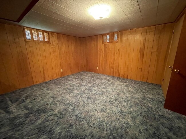 Building Photo - 2310 Fox Dr