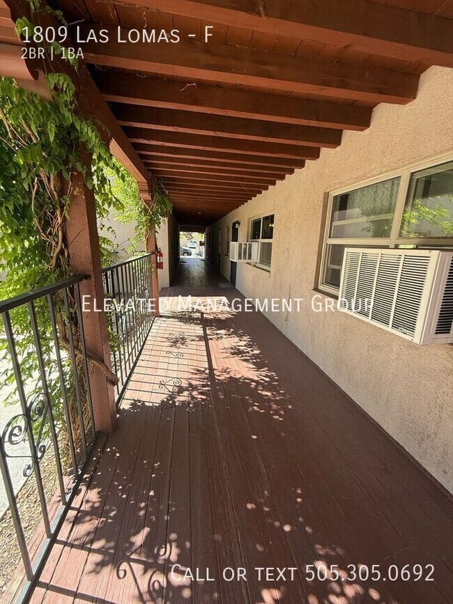 Building Photo - 1809 Las Lomas Rd NE