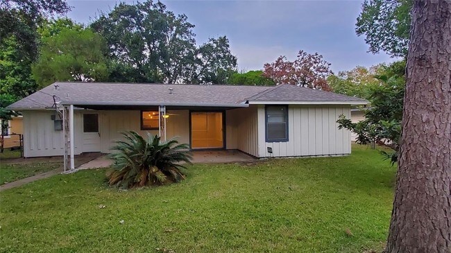 Building Photo - 7151 Neff St