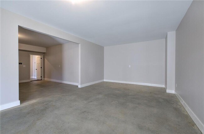 Building Photo - 309 Arbor Cir