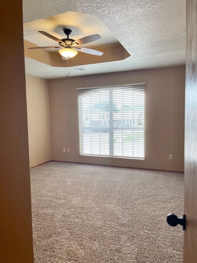 Building Photo - 3320-3322 Ridgecrest Cir